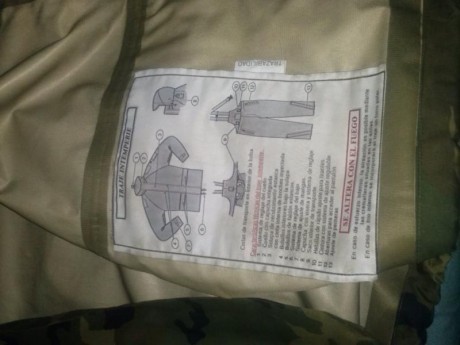 Se vende traje de intemperie de thinsulate compuesto por pantalón, chaqueta y forro polar que se une a 01