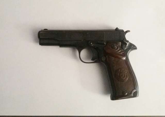 Pongo este anuncio de un compañero.
Pistola Star modelo Super S cal. 380 (9 corto)
En perfecto estado 01