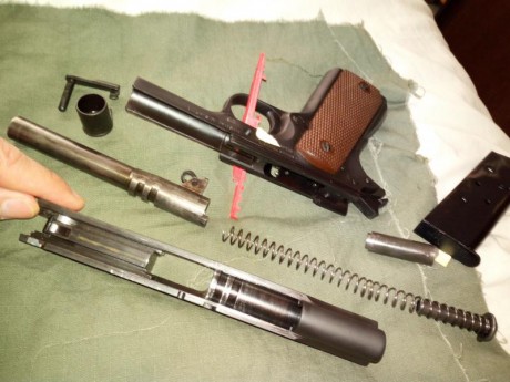 Vendo esta pistola Colt 45 modelo 1911 A 1.
Por lo que averigüe por el numero de serie es del año 1943. 01