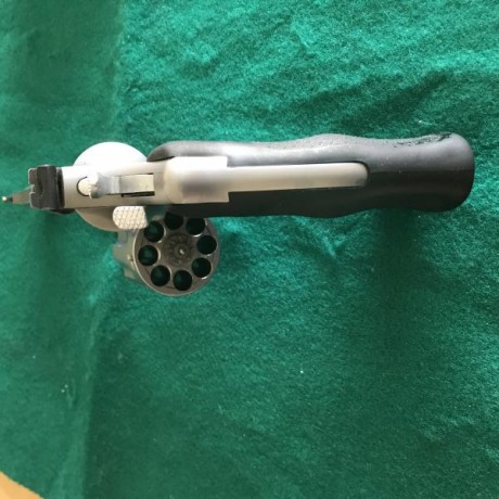 Revolver S+W 627 Performance Center. Estado perfecto 800 € el arma esta en Madrid.

Whatsapp 690 686 929. 00