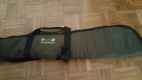 Vendo funda acolchada gorda. Está Nueva, nunca usada. Medida total 128, seria para arma de 120 maximo, 02