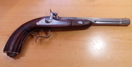 Se vende pistola Ardesa Europa cal. 45
Precio 170 € mas portes.
Mas fotos por e-mail. Se puede ver y probar 00