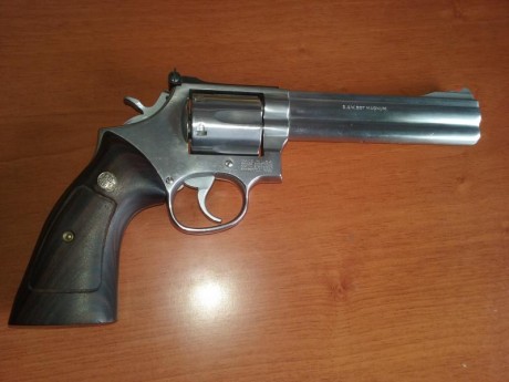 Saludos,quisiera poner en venta este revolver por no poder darle uso.
Datos:
Marca:Smith & Wesson 00