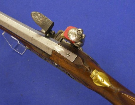 Voy a colocar unas fotos de un arma larga alemana de llave de mecha del siglo XVI. 141