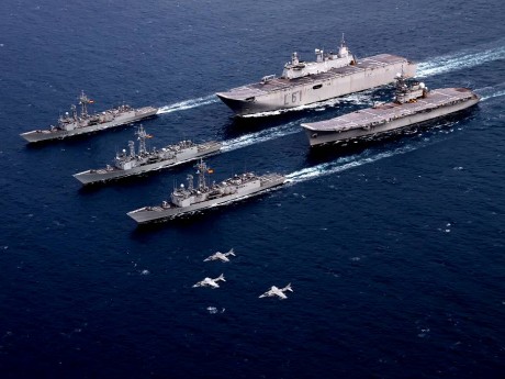 Comprar los que sean necesarios AH-1Z Viper y dejemos de complicar las cosas con los F-35... Al coste 120