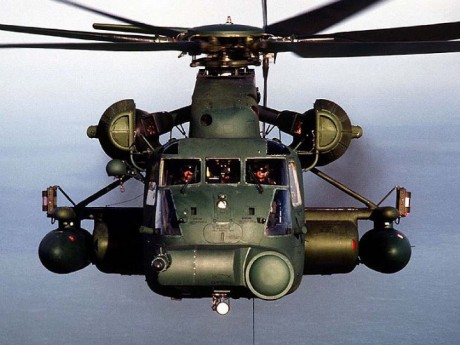 Pues eso, en este hilo pretendo deleitaros como amantes de los aviones de combate que sois muchos, con 102