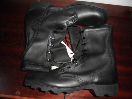 Hola,
Vendo par de botas, talla 44 1/2 nuevas, Wellco, reglamentarias de dotación en el US ARMY, pido 20