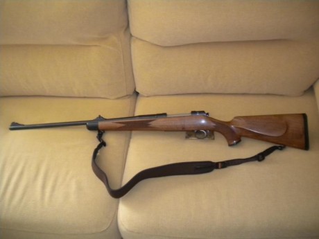 hola un amigo vende un rifle máuser m03 calibre 8x68s con monturas máuser y visor zeiss victory diavari 152