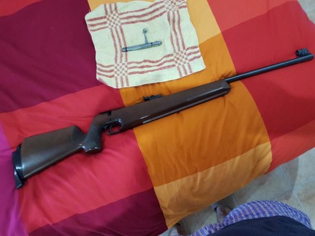Un compañero me ha pedido que le anuncie está carabina Anschutz Match 64 con tunel delantero y mira Micrometrica 01