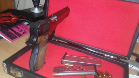 Pistola Smith & Wesson Performance Center 952 9Pb, 9 tiros,pavón,aspecto externo bueno,funcionamiento 00