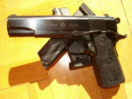 Vendo mi Norinco 1911 NP30 del cal. 45 ACP como NUEVA.
Impecable.
Solo se le han hecho 125 disparos de 02