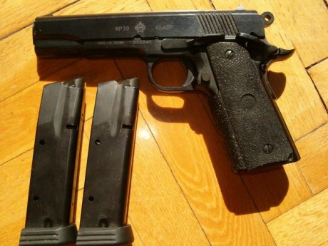 Vendo mi Norinco 1911 NP30 del cal. 45 ACP como NUEVA.
Impecable.
Solo se le han hecho 125 disparos de 01