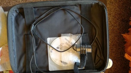 VENDIDO

Lo vendo pues no lo estoy usando.
Tiene de una caida un pedacito de una esquina rota,nada que 01