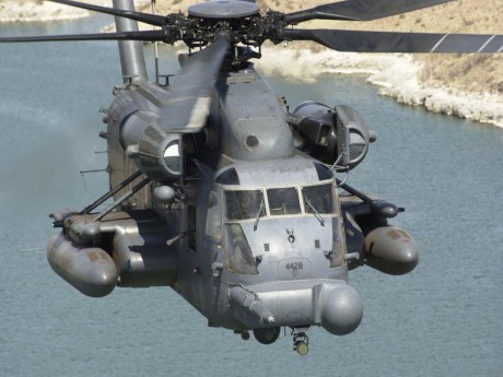 Pues eso, en este hilo pretendo deleitaros como amantes de los aviones de combate que sois muchos, con 112