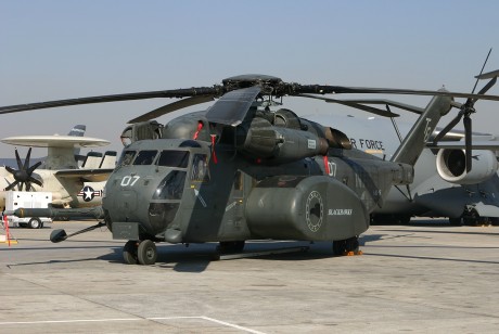 Pues eso, en este hilo pretendo deleitaros como amantes de los aviones de combate que sois muchos, con 120