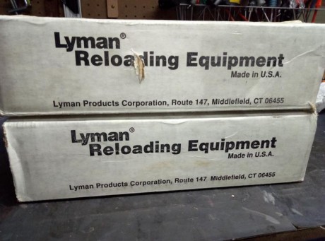  - Buenas noches, vendo recalibradora/engrasadora LYMAN 450 (Es la misma que la actual 4500 pero con un 30