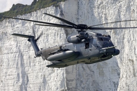 Pues eso, en este hilo pretendo deleitaros como amantes de los aviones de combate que sois muchos, con 130