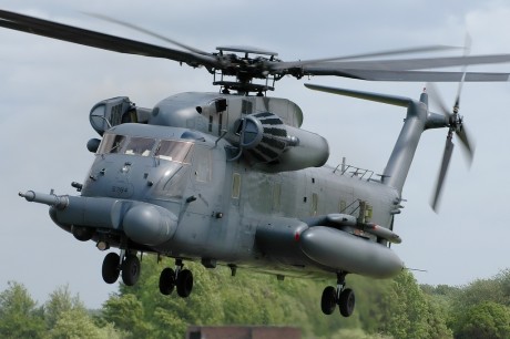 Pues eso, en este hilo pretendo deleitaros como amantes de los aviones de combate que sois muchos, con 141