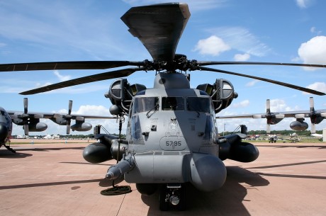 Pues eso, en este hilo pretendo deleitaros como amantes de los aviones de combate que sois muchos, con 152