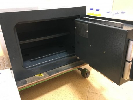 Vendo Armero Homologado Grado III ARFE, serie 7701,con los documentos necesarios para presentar en intervención 02