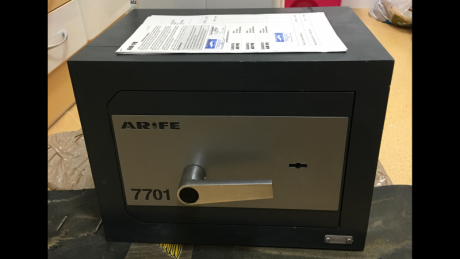 Vendo Armero Homologado Grado III ARFE, serie 7701,con los documentos necesarios para presentar en intervención 00