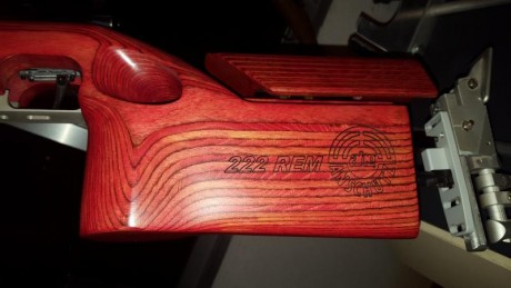 Bueno a ver ....

Se vende este rifle Anschutz 1742 222 rem custom posiblemente unico en España. 

Se 11