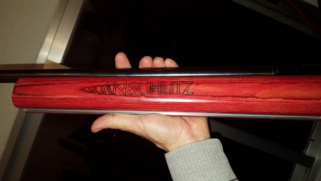 Bueno a ver ....

Se vende este rifle Anschutz 1742 222 rem custom posiblemente unico en España. 

Se 10