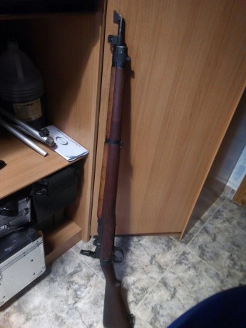 Por dejar la afición voy a ir desprendiendome de los juguetes.
Vendo enfield MK1 Nº4 del año 1944, guiado 02