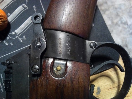 Por dejar la afición voy a ir desprendiendome de los juguetes.
Vendo enfield MK1 Nº4 del año 1944, guiado 12