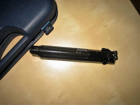 Hola. Vendo Beretta 92G mas carro del 22Lr. fabricado por Beretta. No mas de 70 disparos, con todos sus 22