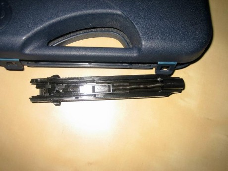 Hola. Vendo Beretta 92G mas carro del 22Lr. fabricado por Beretta. No mas de 70 disparos, con todos sus 20