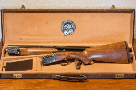 Vendo beretta aniversario en muy buen estado , se ha disparado muy poco  . Esta en Valencia 
Precio : 02