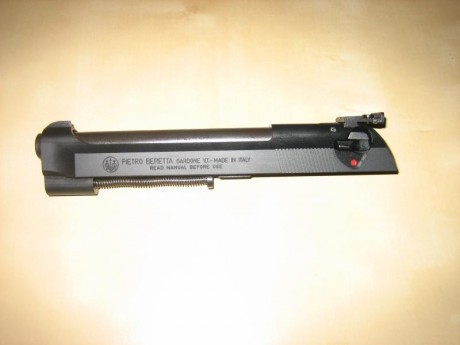 Hola. Vendo Beretta 92G mas carro del 22Lr. fabricado por Beretta. No mas de 70 disparos, con todos sus 71