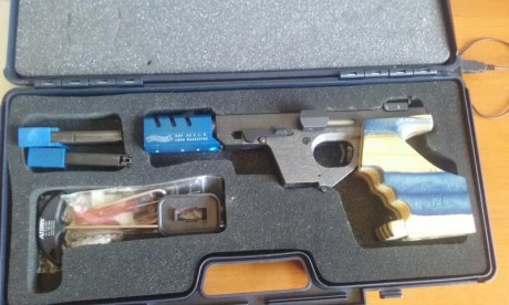 Saludos,pongo a la venta esta WALTHER GSP EXPERT del calibre 32 de reestreno y con muy pocos tiros.Cacha 02