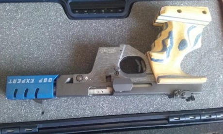 Saludos,pongo a la venta esta WALTHER GSP EXPERT del calibre 32 de reestreno y con muy pocos tiros.Cacha 01