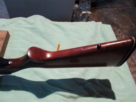 No esta impecable, las maderas tienen marcas de uso y el pavonado no està impoluto, presenta algunas manchas 40