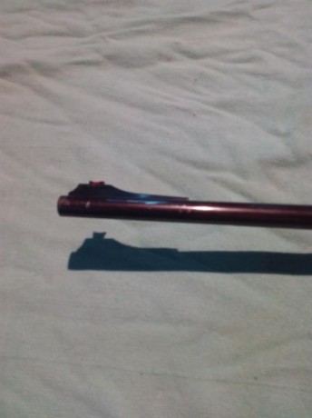 No esta impecable, las maderas tienen marcas de uso y el pavonado no està impoluto, presenta algunas manchas 50