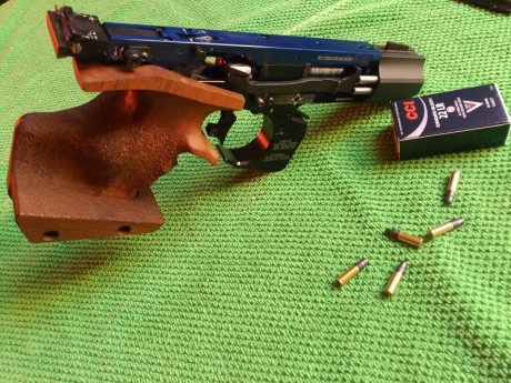 Vendo Match Guns MG2-E 
Como puede observarse es la versión de disparador electrónico, con pocos disparos 31