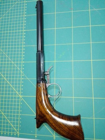 Buenas:

Estaria interesado en vender pistola de avancarga Ardesa Underhammer.
Ha disparado muy poco y 01