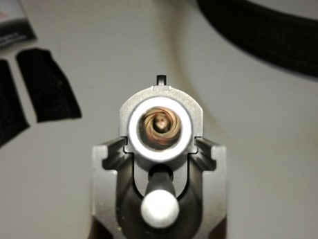 Pues eso, tal como reza el enunciado un amigo pone a la venta TANGFOGLIO STOCK III de 9 mm. PB 
el arma 20