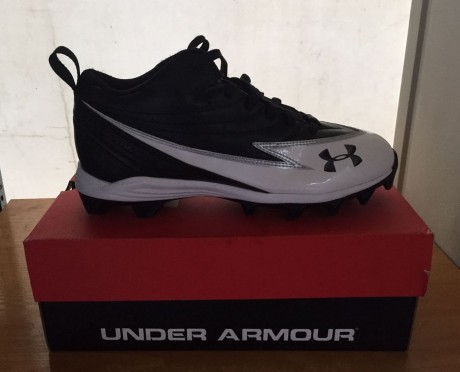 Saludos al foro,

Un amigo me ha pedido que ponga el anuncio de venta de estas zapatillas.

Nuevas sin 00