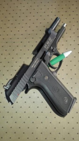Taurus PT 99 AF. 

Vendida, se puede cerrar. 01
