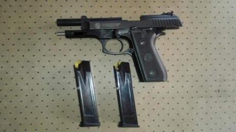 Taurus PT 99 AF. 

Vendida, se puede cerrar. 00