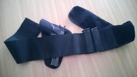  

Funda elastica marca Pielcu de cordura y velcro para ajuste, nunca utilizada, tiene refuerzo en la 00