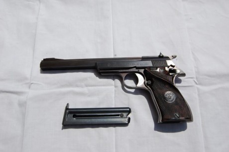 Vendo pieza de colección pistola STAR Target  22 LR comprada hace 2 años en una armería que cerro, tiene 00