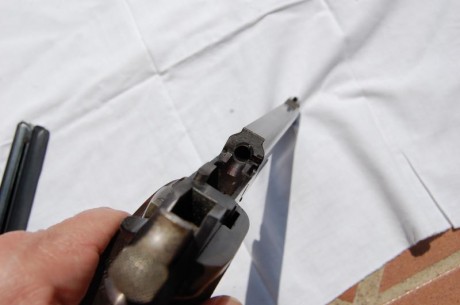 Vendo pieza de colección pistola STAR Target  22 LR comprada hace 2 años en una armería que cerro, tiene 20