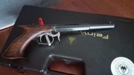Vendo pistola  Underhammer Feinwerkbau  History 1 , calibre 36  , arma de suma precision y para hacer 02