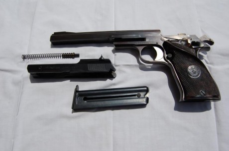 Vendo pieza de colección pistola STAR Target 22 LR comprada hace 2 años en una armería que cerro, comprada 30