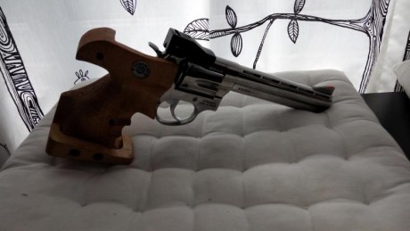 Se vende revolver taurus 357,empuñaduras anatomicas, perfecto estado, no dispongo del embalaje original. 00
