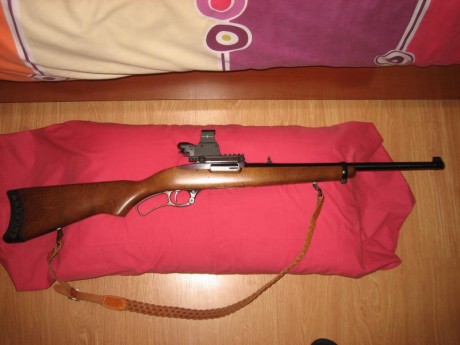 Hola.  Vendo este rifle, con cuatro cargadores de cuatro disparos cada uno, base para holográfico o visor 11